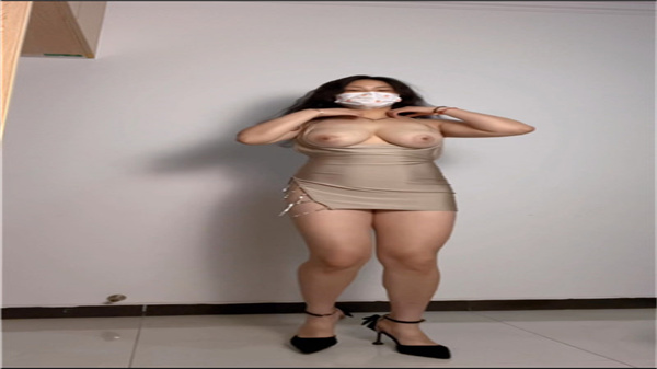 大奶姐姐边跳边脱.